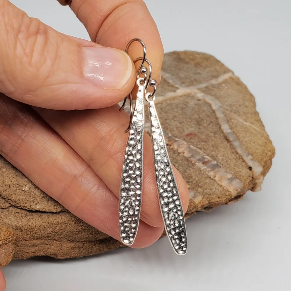 Free People jewelry Silver 925 Dangling Earrings Teardropvery light